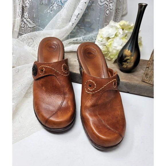 Nurture Brown Leather Clog Woman's Size 7-1/2 - Picture 1 of 9